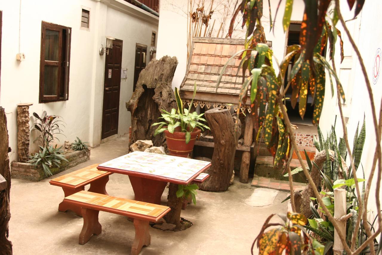 Mano Temple House Hotel Luang Prabang Buitenkant foto